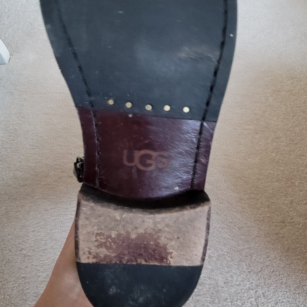 UGG Boot - Picture 4 of 5